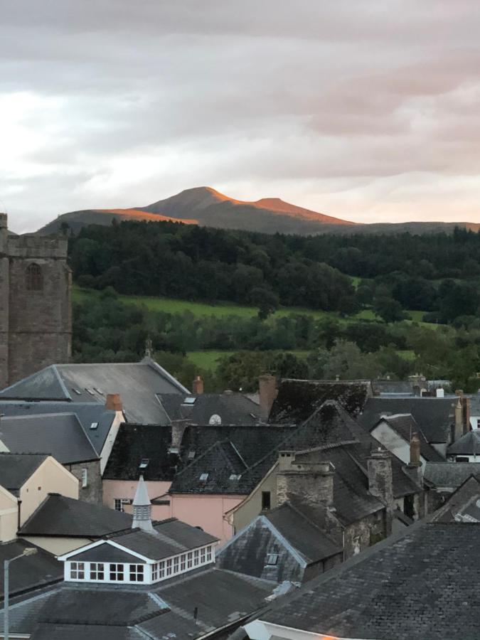 Mount Street House Bed & Breakfast Brecon Dış mekan fotoğraf